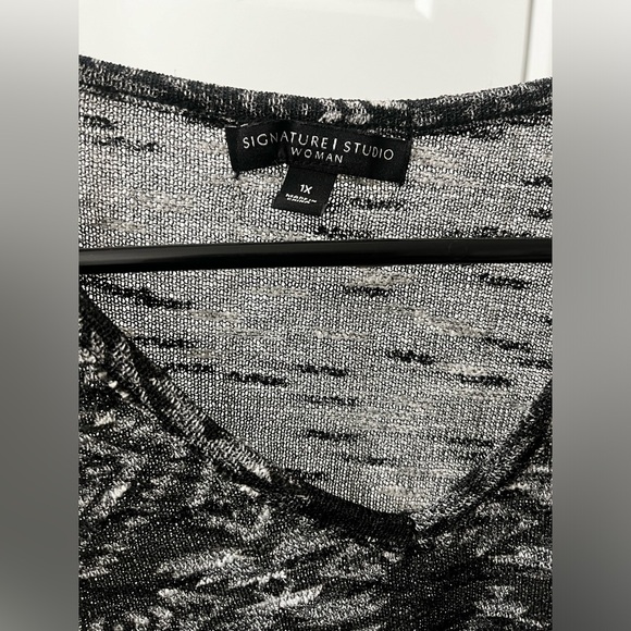 Signature studio sheer top black and white size 1X - Picture 5 of 5